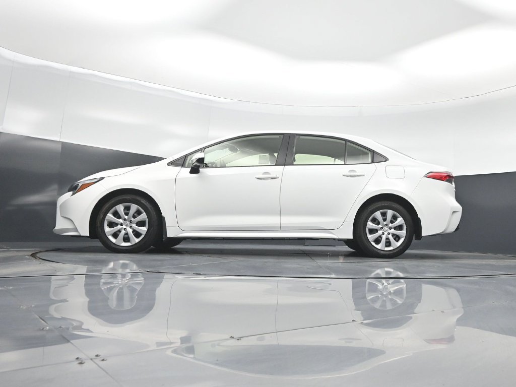 Used 2025 Toyota Corolla LE w/ Carpet Mat Package (TMS) FWD image 50