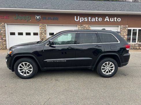 Used 2022 Jeep Grand Cherokee Laredo E w/ Security & Convenience Group image 8
