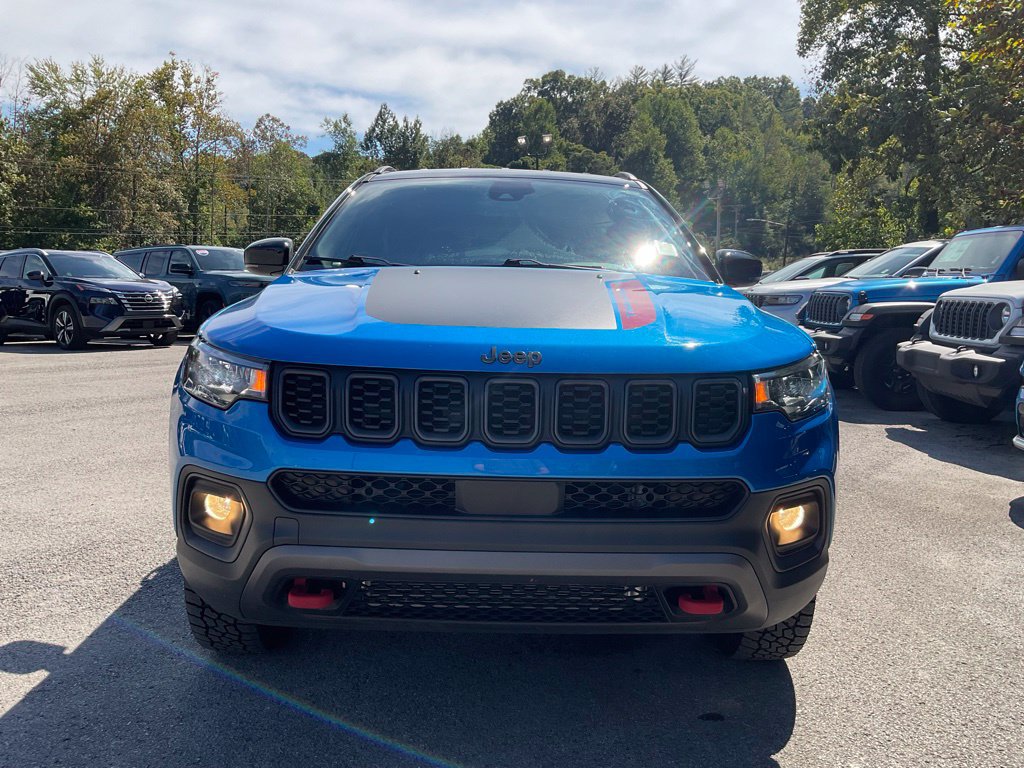 Used 2026 Jeep Compass Trailhawk AWD/4WD image 2