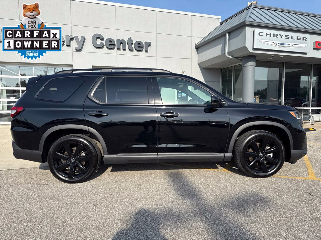 Used 2025 Honda Pilot Black Edition image 3