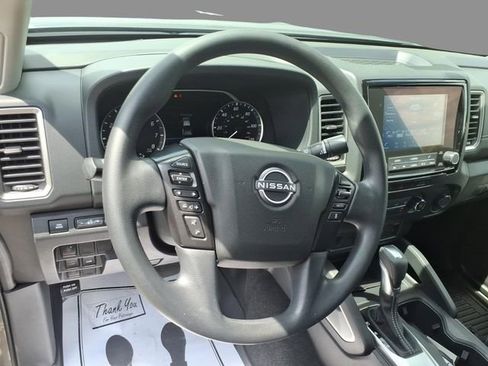 Used 2022 Nissan Frontier SV w/ Technology Package AWD/4WD image 21