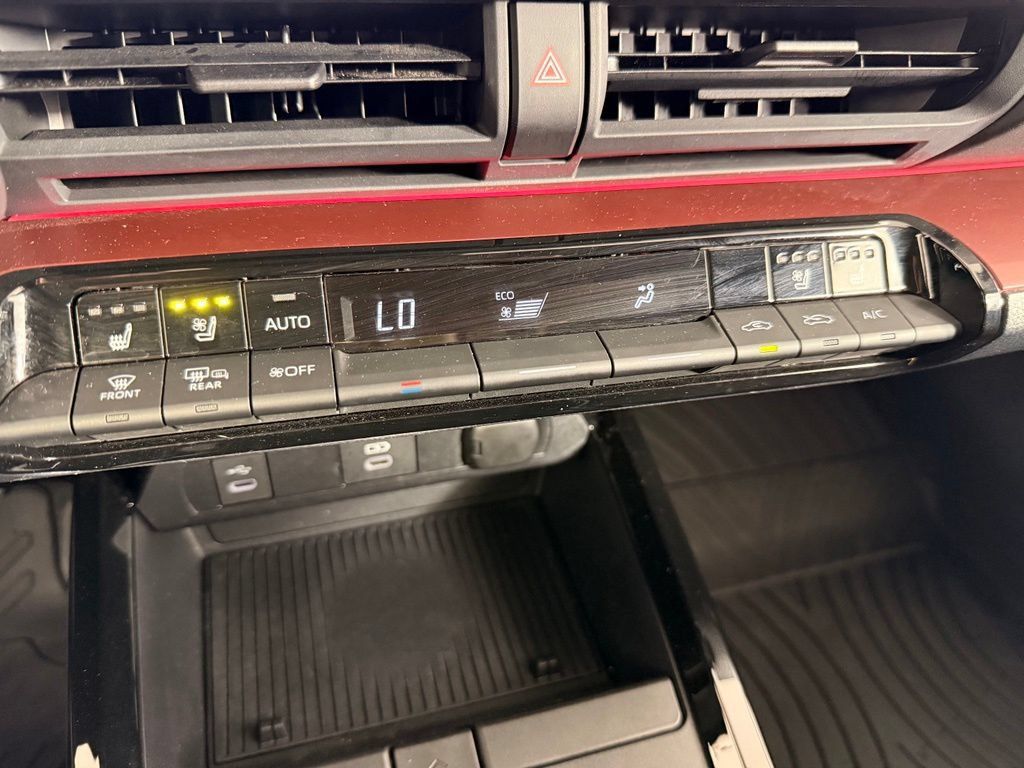 Certified 2024 Toyota Prius Prime Premium w/ Advanced Technology Package FWD image 33