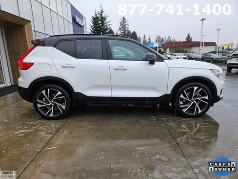 Used 2021 Volvo XC40 T5 R-Design w/ Climate Package image 4
