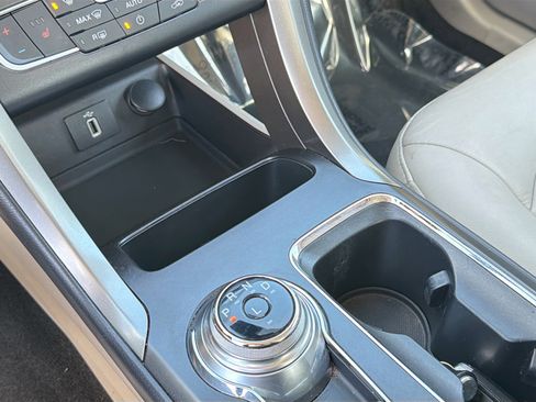 Used 2017 Ford Fusion Energi SE image 27