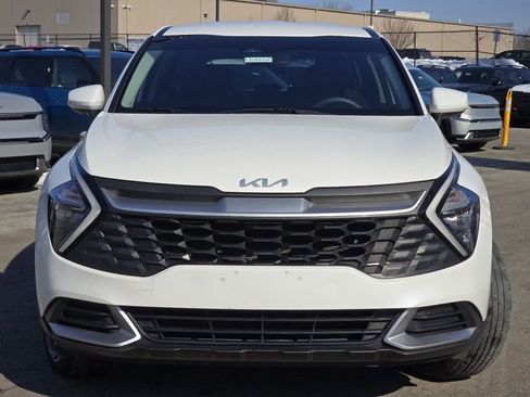 Used 2023 Kia Sportage LX image 8