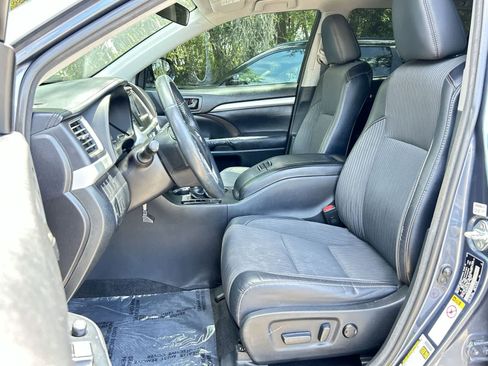 Used 2015 Toyota Highlander Plus AWD/4WD image 11