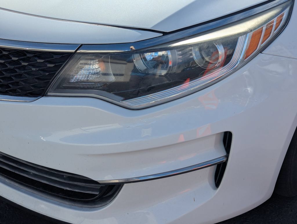 Used 2017 Kia Optima LX w/ Option Group 014 FWD image 9