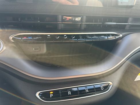New 2025 FIAT 500 e image 19