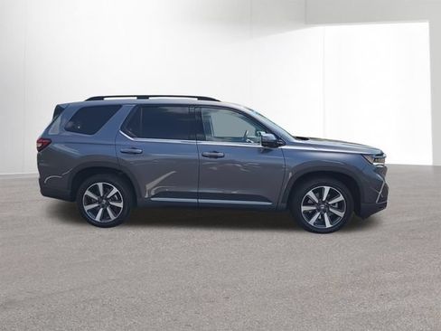 Used 2025 Honda Pilot Touring image 11
