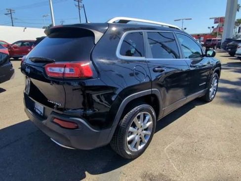 Used 2018 Jeep Cherokee Limited image 8