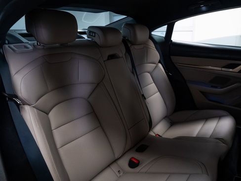 Used 2023 Porsche Taycan 4S image 22