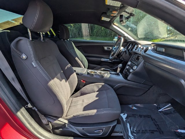 Used 2018 Ford Mustang GT w/ GT Performance Package RWD image 12