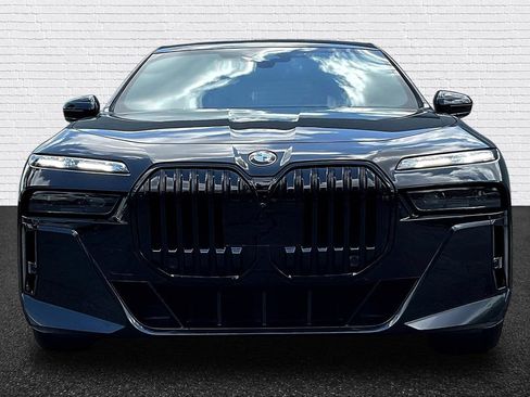 Used 2023 BMW 760i xDrive w/ Executive Package AWD/4WD image 2