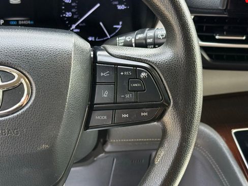 Used 2022 Toyota Sienna LE FWD image 47