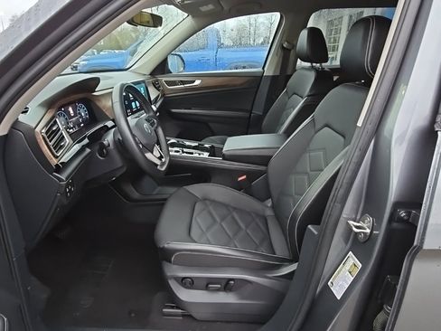 Used 2024 Volkswagen Atlas SE image 20