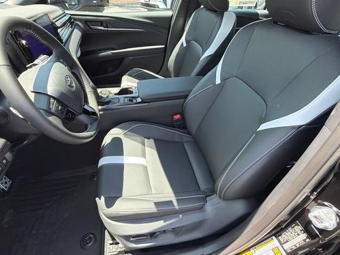 New 2026 Toyota Camry Hybrid FWD image 20