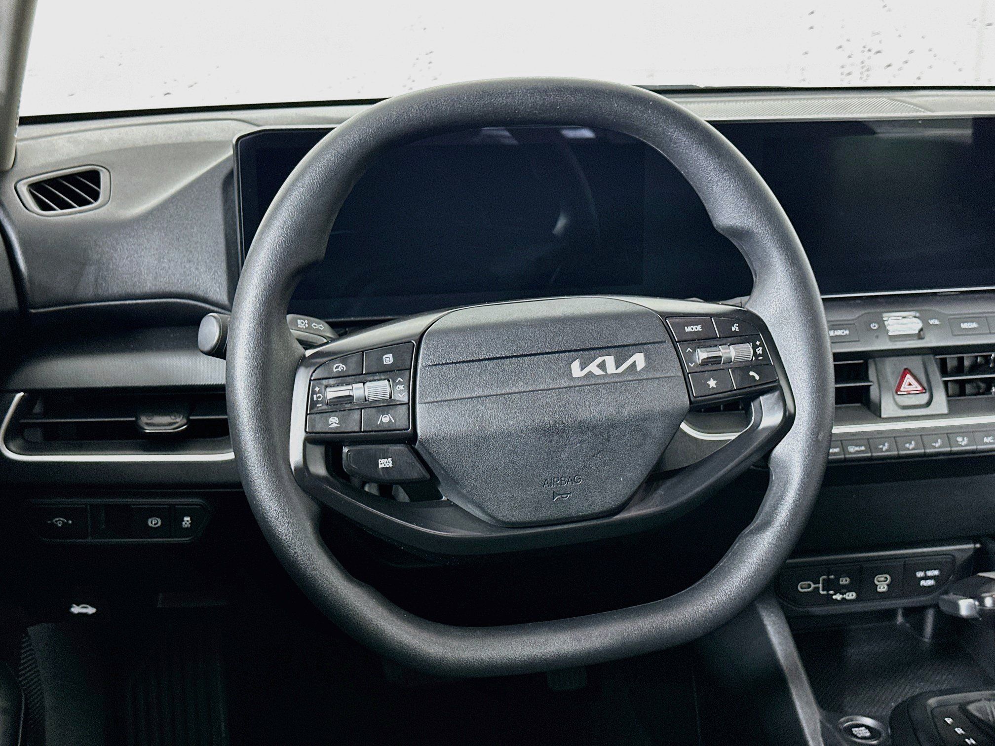 Used 2025 Kia K4 FWD image 18