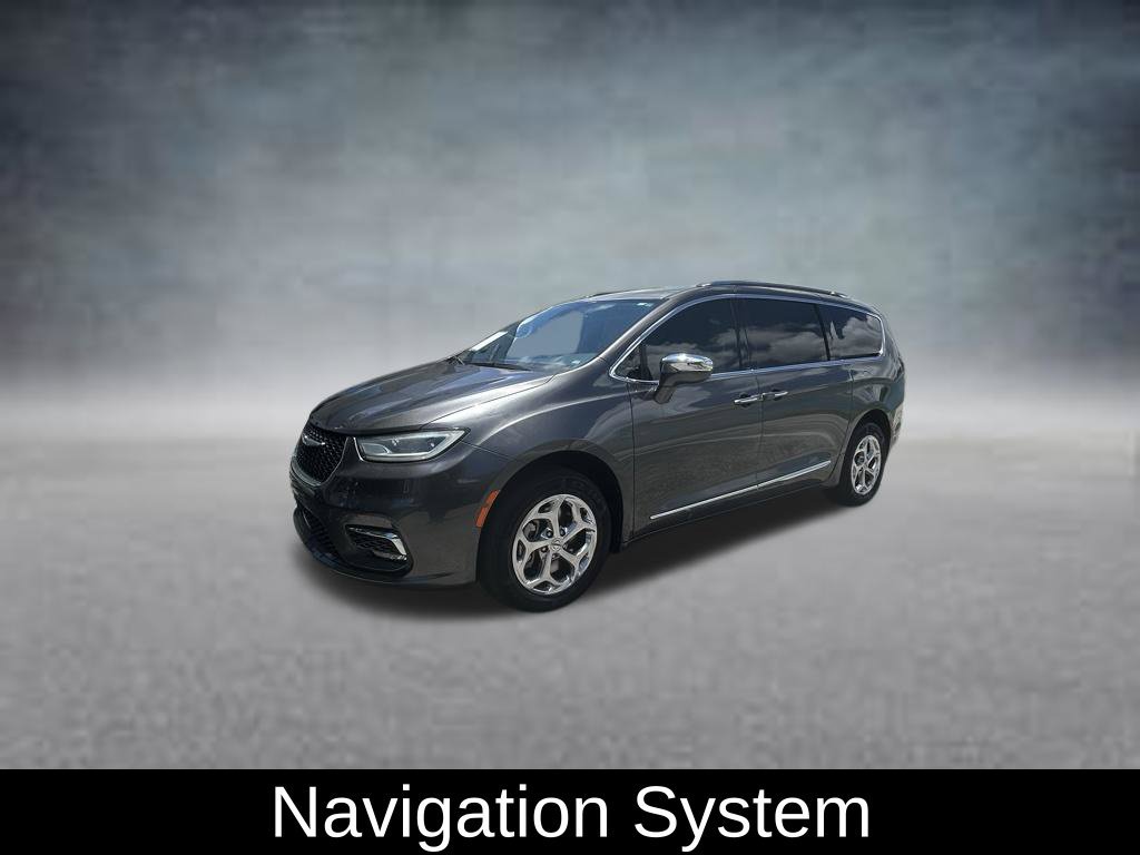 Used 2021 Chrysler Pacifica Limited AWD/4WD image 3