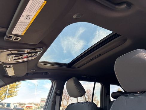 New 2026 Jeep Grand Cherokee Laredo X AWD/4WD image 2