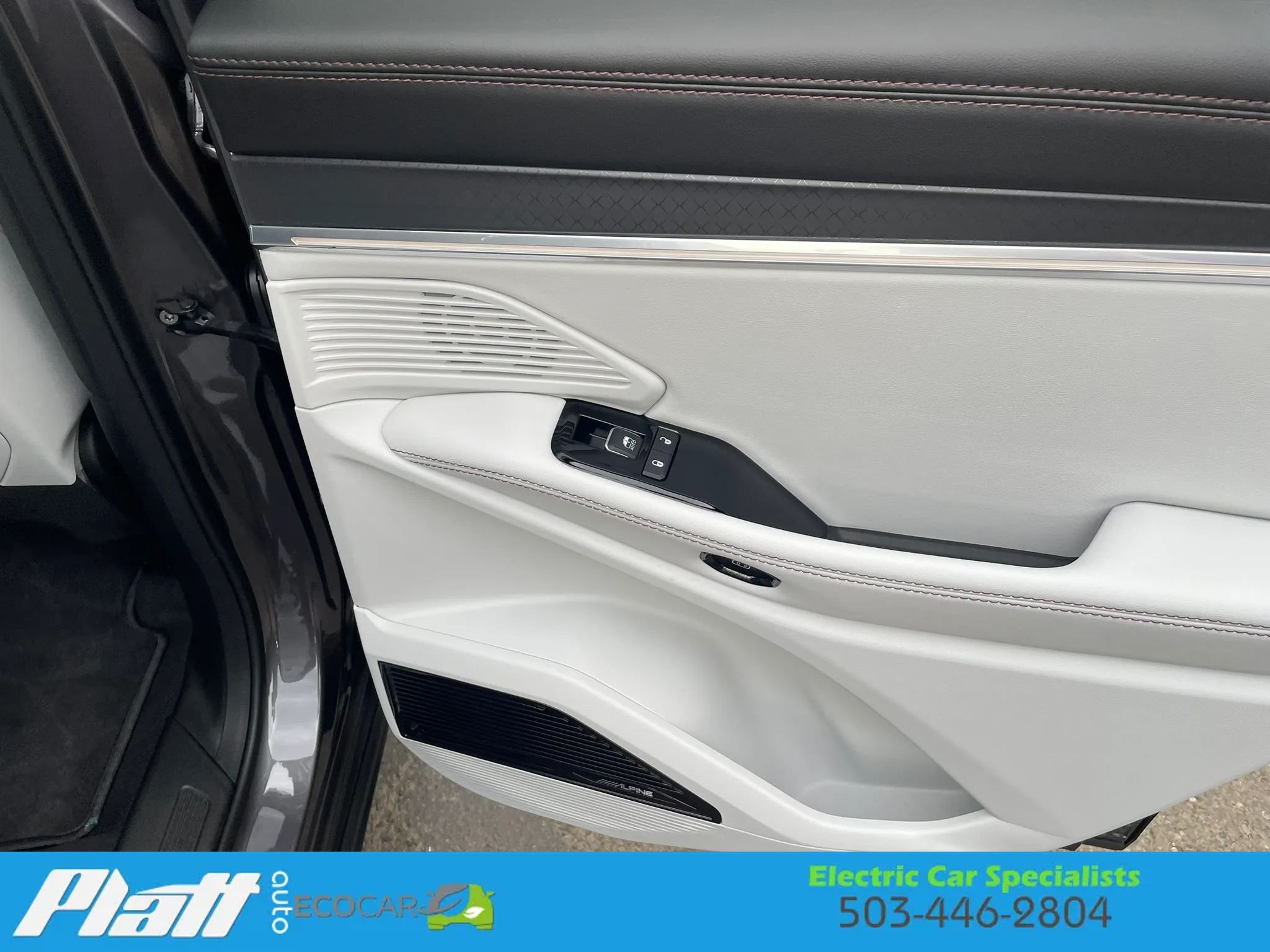 Used 2025 Jeep Wagoneer S Limited AWD/4WD image 46