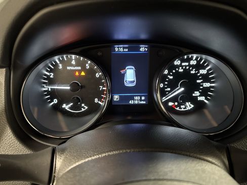 Used 2020 Nissan Rogue SV image 21