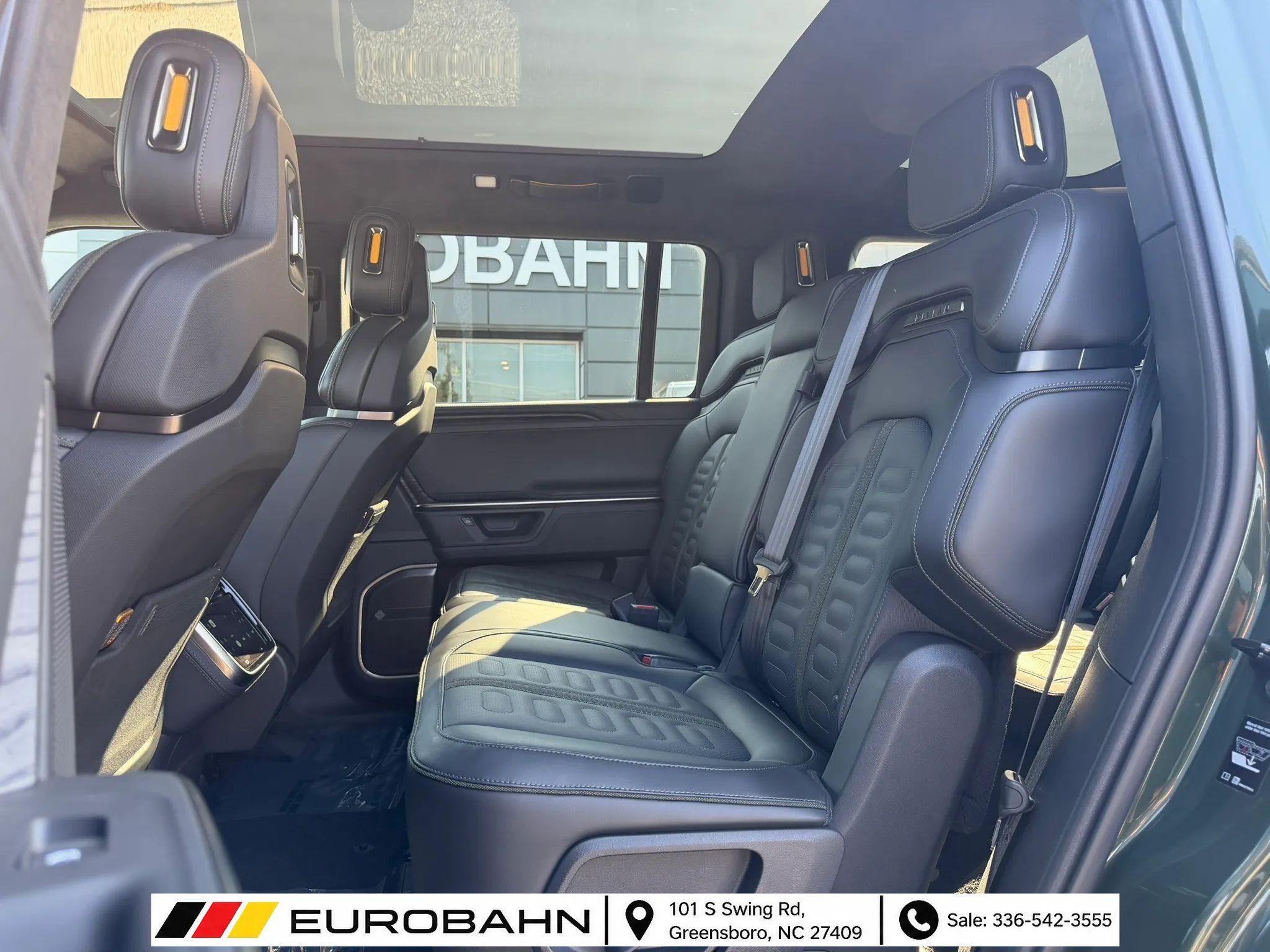 Used 2025 Rivian R1S Adventure Dual AWD/4WD image 16