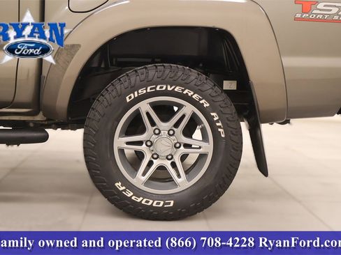 Used 2014 Toyota Tacoma PreRunner image 32