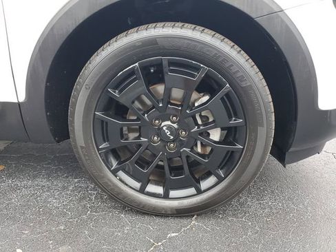 Used 2022 Kia Telluride SX w/ Nightfall Edition Package image 5