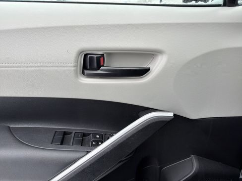 Used 2023 Toyota Corolla Cross L image 14