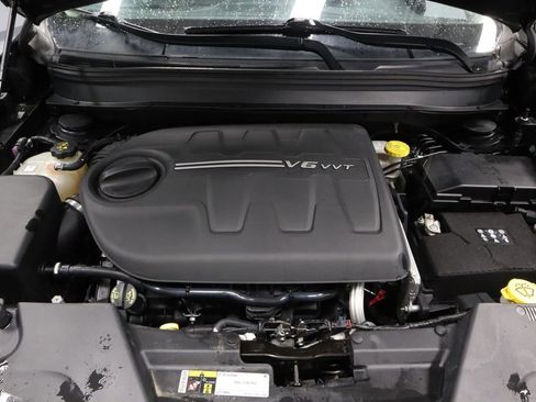 Used 2017 Jeep Cherokee Latitude w/ Comfort/Convenience Group AWD/4WD image 13