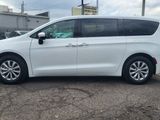 Used 2017 Chrysler Pacifica Touring image 6