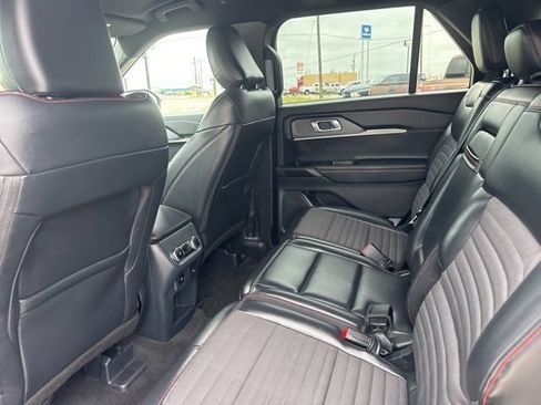 Used 2025 Ford Explorer ST-Line w/ ST-Line Street Pack AWD/4WD image 24
