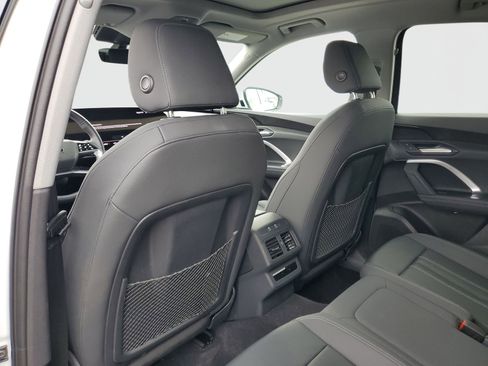 Used 2025 Audi Q5 Premium w/ Convenience Package image 14