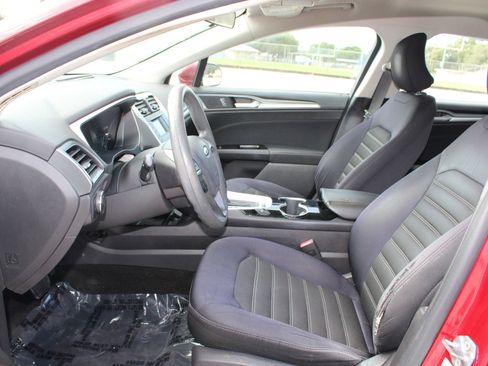 Used 2015 Ford Fusion SE FWD image 7