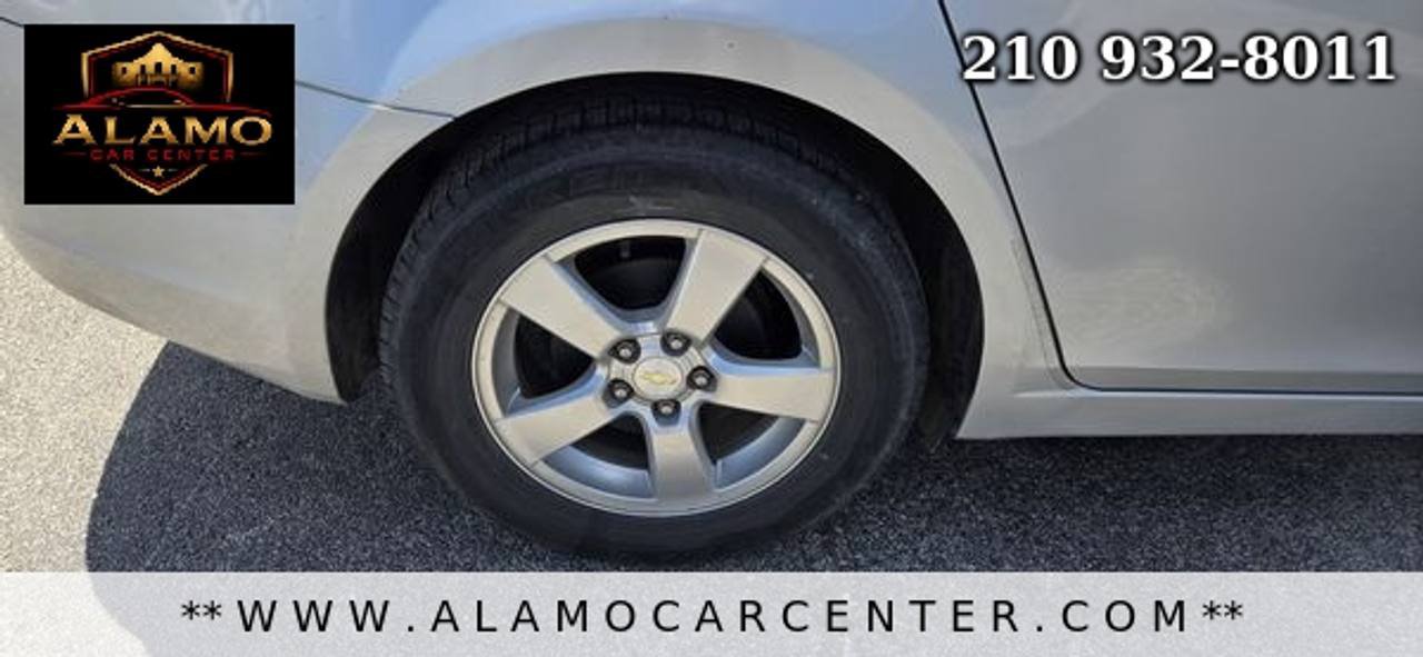 Used 2015 Chevrolet Cruze LT FWD image 13