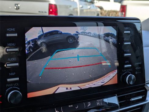 Used 2024 Toyota Sienna XLE image 23