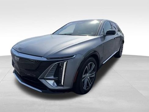 Certified 2024 Cadillac Lyriq Luxury AWD/4WD image 2