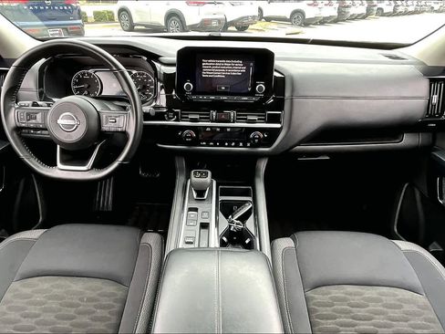 Used 2025 Nissan Pathfinder SV image 15