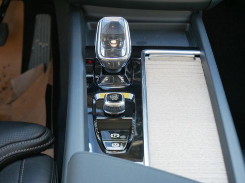 New 2026 Volvo XC60 B5 Ultra w/ Climate Package image 9