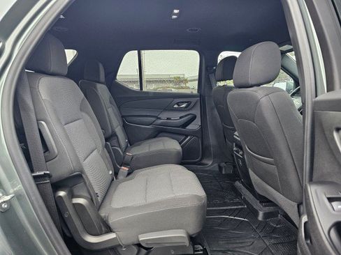 Used 2023 Chevrolet Traverse LT FWD image 13