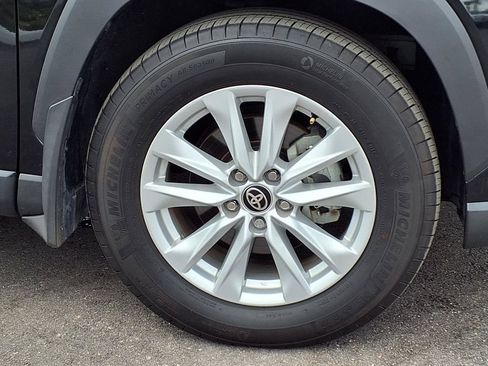 Used 2024 Toyota Corolla Cross LE FWD image 10