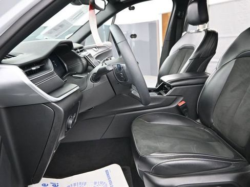 Used 2023 Jeep Grand Cherokee L Laredo image 11