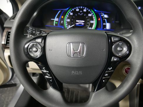 Used 2017 Honda Accord Hybrid Sedan image 12