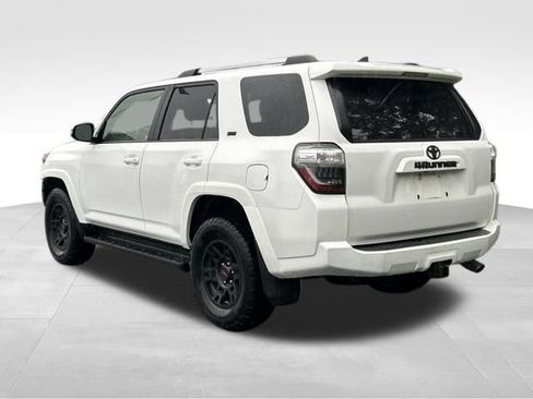 Used 2019 Toyota 4Runner SR5 Premium AWD/4WD image 3