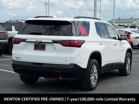 Used 2023 Chevrolet Traverse LT FWD image 5