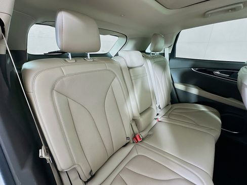 Used 2021 Lincoln Nautilus Reserve w/ Equipment Group 201A AWD/4WD image 27