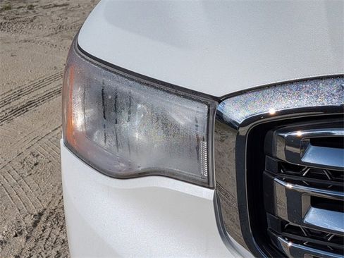 Used 2017 GMC Acadia SLT image 9