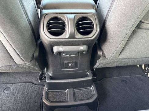 Used 2025 Jeep Wrangler Unlimited Sahara AWD/4WD image 34
