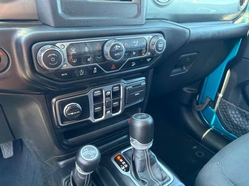 Used 2020 Jeep Wrangler Unlimited Sahara w/ Cold Weather Group AWD/4WD image 19