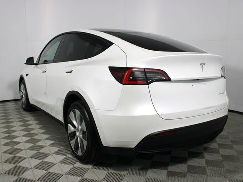 Used 2021 Tesla Model Y Long Range image 31